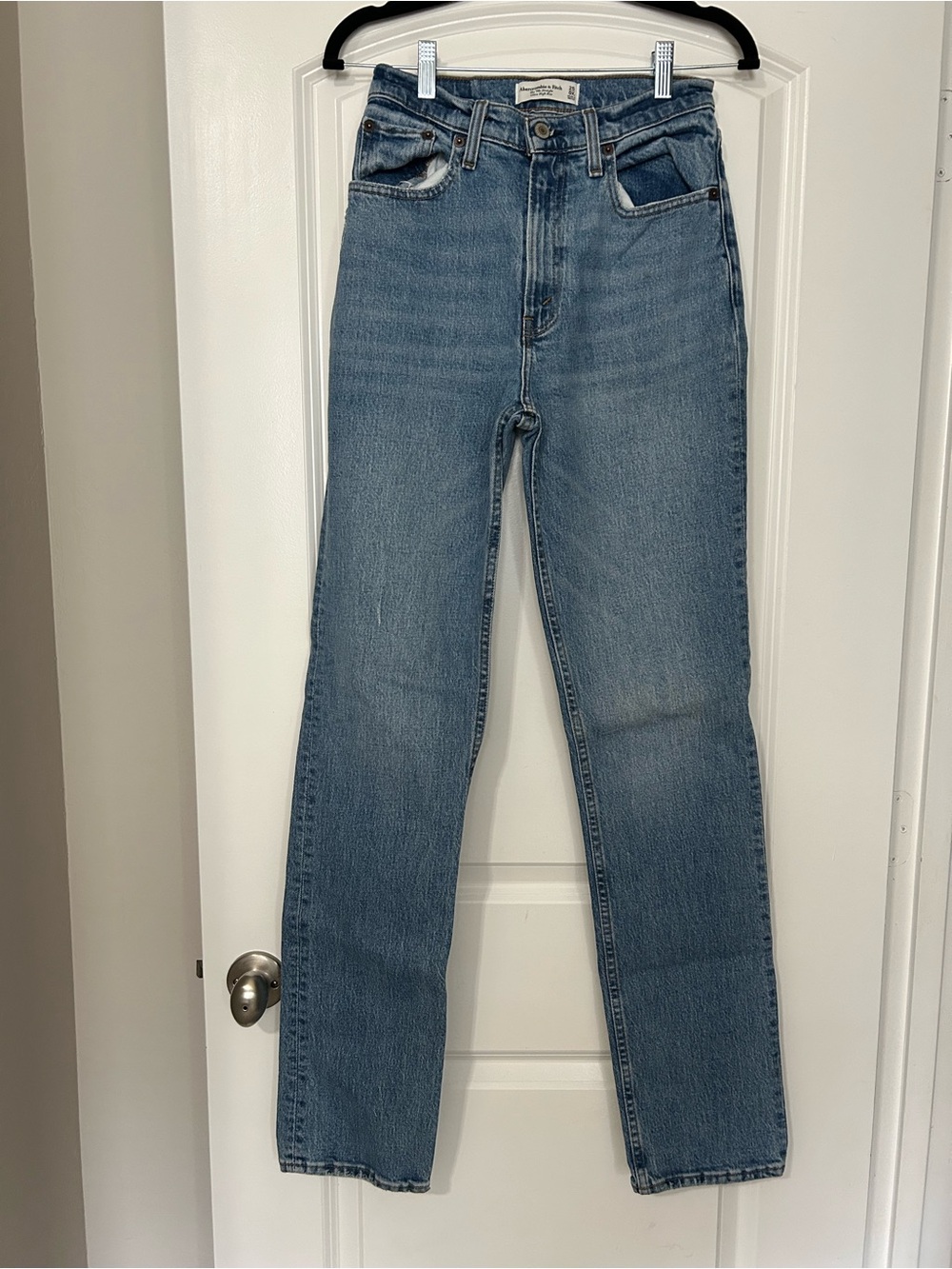 Abercrombie & Fitch Straight-Leg Jeans in Medium Blue Wash